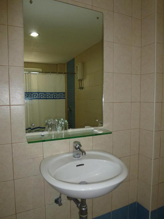 Sequoia Inn Davao City Стая снимка