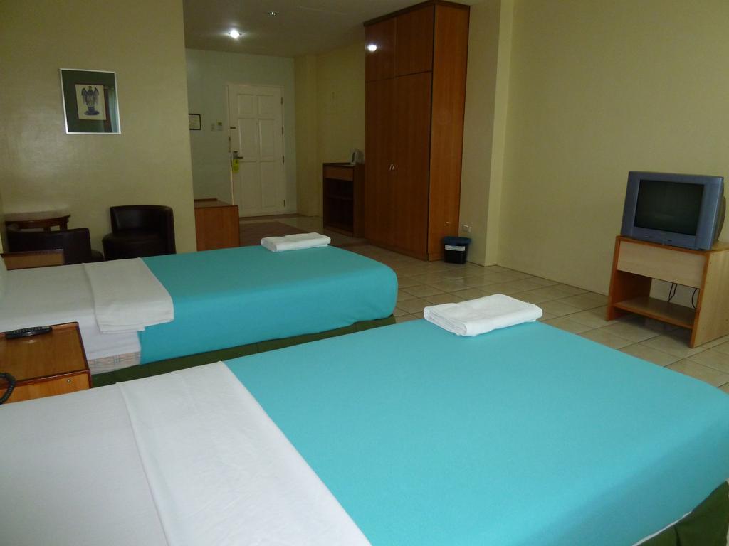 Sequoia Inn Davao City Стая снимка