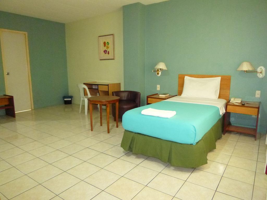 Sequoia Inn Davao City Стая снимка